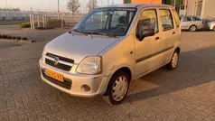 Grijs Gebruikt 2004 Opel Agila Essentia Hatchback | € 1.250 (Eerlijke prijs)