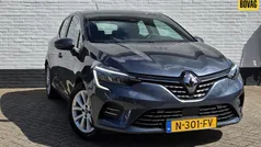 Gebruikt 2021 Renault Clio V Intens Hatchback | € 13.950 (Eerlijke prijs)
