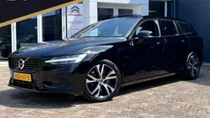 Zwart Gebruikt 2021 Volvo V60 R-Design Stationwagen | € 35.900 (Eerlijke prijs)