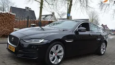 Zwart Gebruikt 2020 Jaguar XE SE Sedan | € 29.750 (Eerlijke prijs)