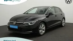 Zwart Gebruikt 2021 VW Golf VIII Style Hatchback | € 24.950 (Eerlijke prijs)