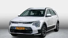 Wit, metallic lak Gebruikt 2023 Kia e-Niro SUV | € 28.890 (Super prijs)