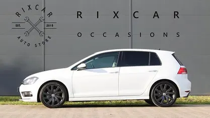 Gebruikt 2015 VW Golf VII R-line Hatchback | € 11.940 (Eerlijke prijs)