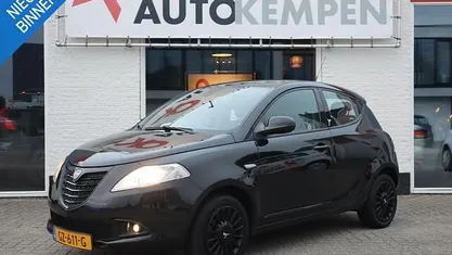 Zwart Gebruikt 2015 Lancia Ypsilon Hatchback | € 7.950 (Eerlijke prijs)