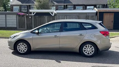 Grijs Gebruikt 2015 Kia Ceed Sportswagon Comfort Stationwagen | € 5.950 (Eerlijke prijs)