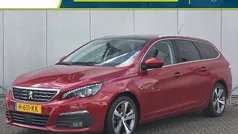 Rood Gebruikt 2020 Peugeot 308 Allure Stationwagen | € 15.835 (Eerlijke prijs)