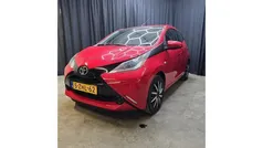 Rood Gebruikt 2015 Toyota Aygo X-play Hatchback | € 5.950 (Eerlijke prijs)
