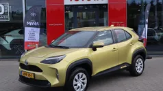 Goud, metallic lak Gebruikt 2023 Toyota Yaris Cross Active SUV | € 24.900 (Goede deal)