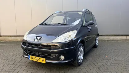 Occasion 2008 Peugeot 1007 MPV | € 2.950 (Eerlijke prijs)