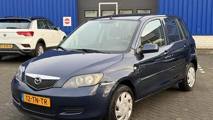 Blauw (metallic) Gebruikt 2006 Mazda 2 Touring MPV | € 1.495 (Goede deal)