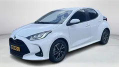 Wit Gebruikt 2022 Toyota Yaris Hybrid Hatchback | € 22.900 (Eerlijke prijs)