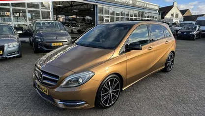 Beige (metallic) Gebruikt 2013 Mercedes B180 Ambition MPV | € 11.950 (Eerlijke prijs)
