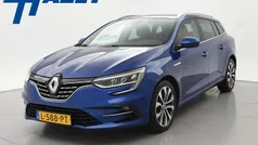 Blauw, metallic lak Gebruikt 2021 Renault Mégane GrandTour Intens Stationwagen | € 17.900 (Eerlijke prijs)