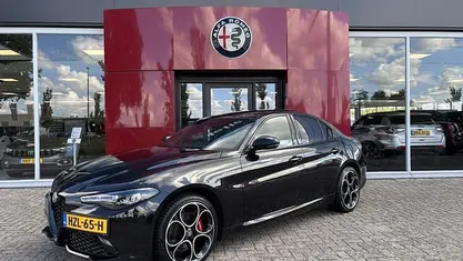 Zwart Gebruikt 2024 Alfa Romeo Giulia Veloce Sedan | € 49.945 (Eerlijke prijs)