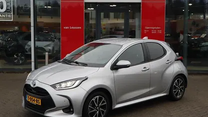 Occasion Toyota Yaris Hybrid Style 116 PK (85 kW) 2023 Grijs Hatchback