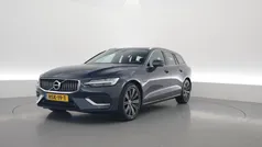 Blauw Gebruikt 2022 Volvo V60 Stationwagen | € 38.900 (Eerlijke prijs)