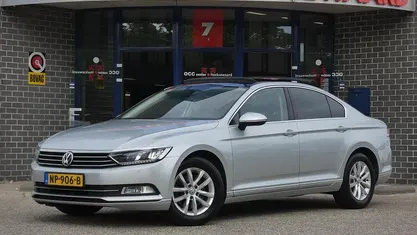 Grijs Occasion 2017 VW Passat Comfortline Sedan | € 15.885 (Eerlijke prijs)