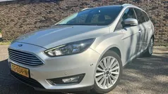 Grijs, metallic lak Gebruikt 2018 Ford Focus Titanium Stationwagen | € 9.999 (Super prijs)