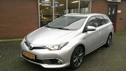 Occasion 2015 Toyota Auris Touring Sports Stationwagen | € 9.950 (Eerlijke prijs)
