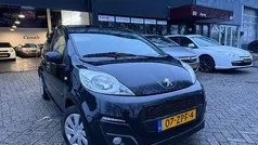 Zwart (metallic) Gebruikt 2013 Peugeot 107 Active Hatchback | € 2.895 (Goede deal)