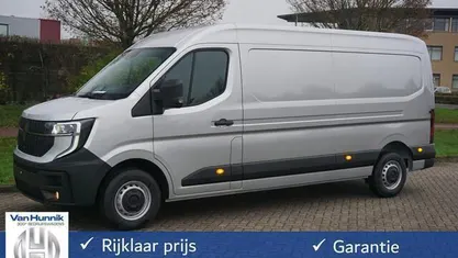 Gebruikt 2024 Renault Master Van | € 37.850 (Eerlijke prijs)