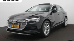 Zwart Gebruikt 2019 Audi e-tron Basis SUV | € 25.900 (Goede deal)