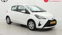 Wit Gebruikt 2020 Toyota Yaris Hybrid Active Hatchback | € 17.999 (Eerlijke prijs)