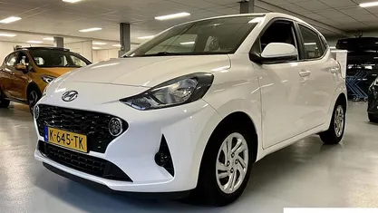 Wit Gebruikt 2021 Hyundai i10 Comfort Hatchback | € 14.950 (Eerlijke prijs)