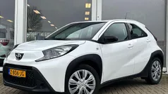 Gebruikt 2024 Toyota Aygo Play Hatchback | € 17.750 (Eerlijke prijs)