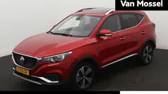 Gebruikt 2020 MG ZS Luxury Sedan | € 15.495 (Eerlijke prijs)