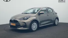 Groen metallic Gebruikt 2020 Toyota Yaris Active Hatchback | € 19.980 (Eerlijke prijs)