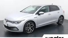 Grijs Gebruikt 2022 VW Golf VIII Style Hatchback | € 28.940 (Eerlijke prijs)