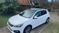 Gebruikt 2018 Peugeot 308 Premium Hatchback | € 12.450 (Eerlijke prijs)