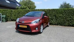 Rood Gebruikt 2013 Toyota Yaris Hatchback | € 8.500 (Eerlijke prijs)