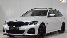 Wit Gebruikt 2022 BMW 330 Executive Stationwagen | € 36.995 (Eerlijke prijs)
