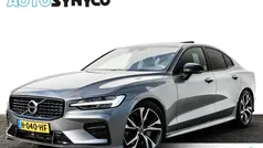 Gebruikt 2020 Volvo S60 R-Design Sedan | € 29.400 (Eerlijke prijs)