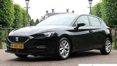 Zwart Gebruikt 2022 Seat Leon Reference Hatchback | € 18.895 (Eerlijke prijs)