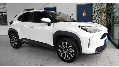 Wit Gebruikt 2024 Toyota Yaris SUV | € 28.999 (Eerlijke prijs)