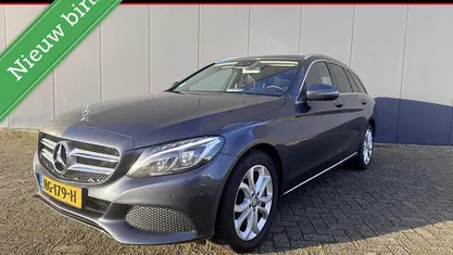 Grijs (metallic) Gebruikt 2015 Mercedes C350 Edition Stationwagen | € 10.950 (Super prijs)
