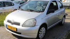 Grijs Gebruikt 2002 Toyota Yaris Luna Hatchback | € 950 (Eerlijke prijs)
