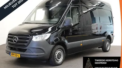 Zwart Gebruikt 2022 Mercedes Sprinter Van | € 31.890 (Eerlijke prijs)