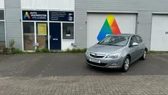 Grijs Gebruikt 2011 Opel Astra Cosmo Hatchback | € 1.950 (Goede deal)