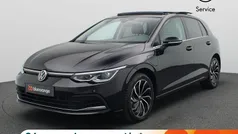 , metallic lak Gebruikt 2022 VW Golf VIII Style Hatchback | € 29.500 (Eerlijke prijs)