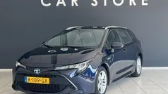 Blauw, metallic lak Gebruikt 2021 Toyota Corolla Business Edition Stationwagen | € 19.545 (Goede deal)