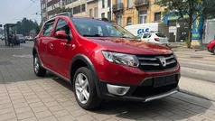 Rood Gebruikt 2016 Dacia Sandero Stepway Hatchback | € 9.650 (Goede deal)