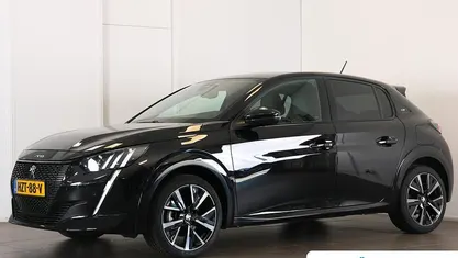 Zwart Occasion 2023 Peugeot 208 GT Hatchback | € 22.395 (Eerlijke prijs)
