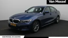 Blauw Gebruikt 2022 BMW 318 Basis Sedan | € 34.445 (Eerlijke prijs)