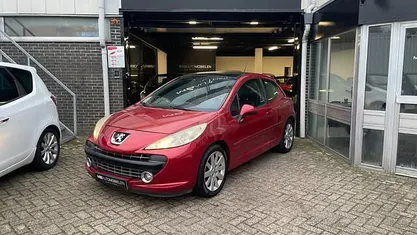 Rood Occasion 2007 Peugeot 207 Hatchback | € 1.499 (Goede deal)