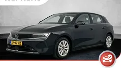 Zwart Gebruikt 2023 Opel Astra Edition Hatchback | € 22.725 (Eerlijke prijs)