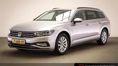 Grijs, metallic lak Gebruikt 2021 VW Passat Stationwagen | € 25.500 (Eerlijke prijs)